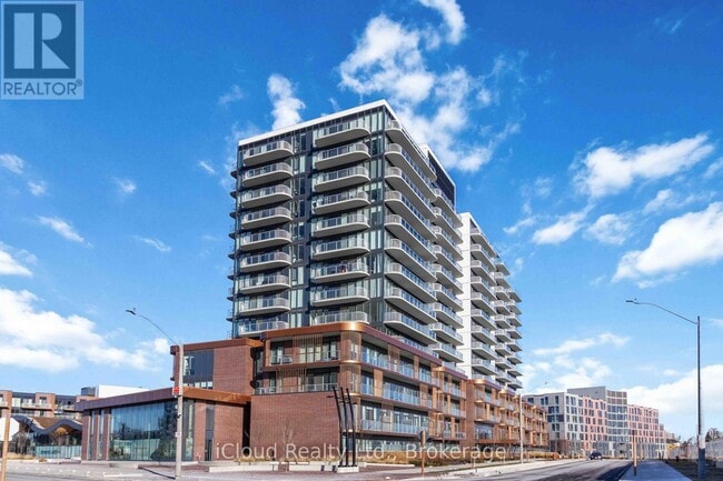 Building Photo - 220 Missinnihe Way