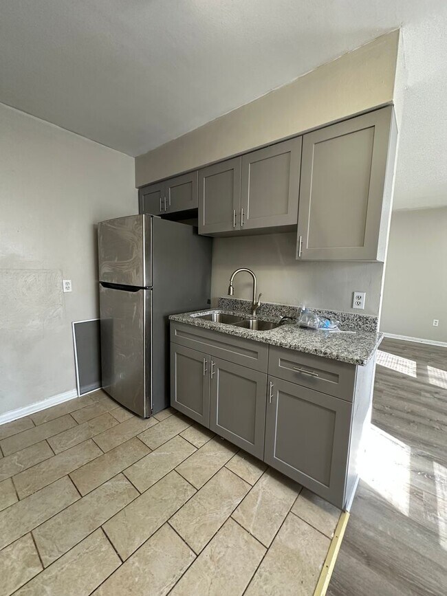 Foto del edificio - 724 W 35th St