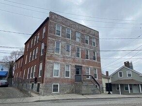 Building Photo - 40 Pearl St