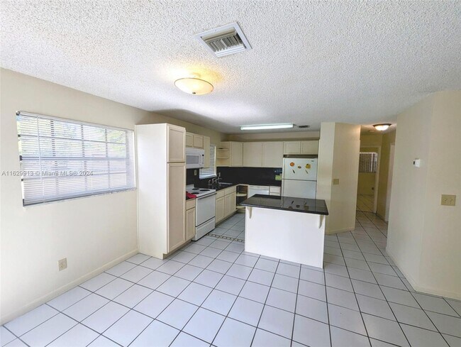 Foto del edificio - 5618 Polk St