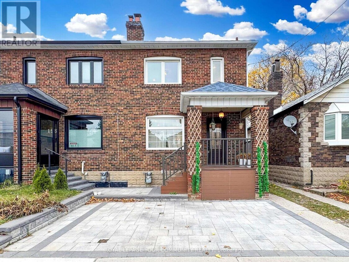 Photo principale - 196 Lawrence Ave W