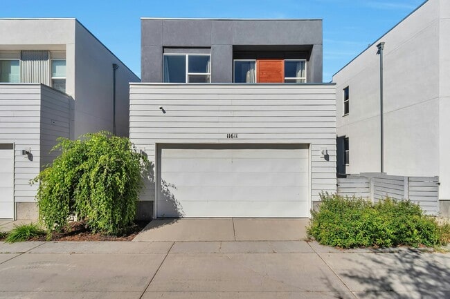Building Photo - 11611 Alexandria Dr