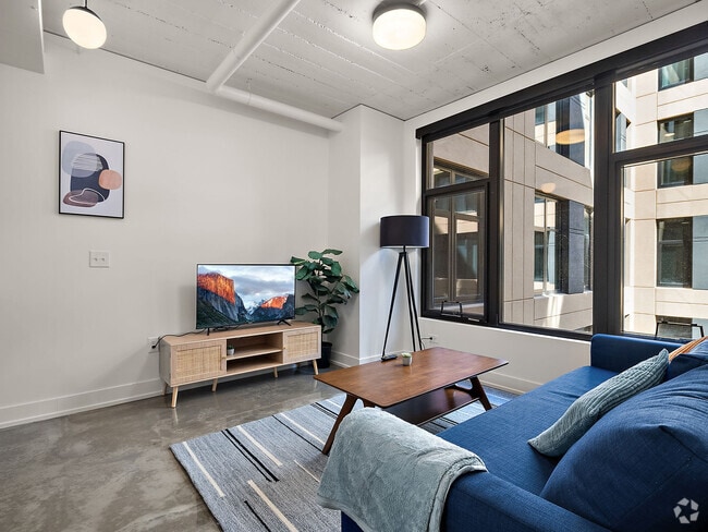 Building Photo - 608 N 3rd St
