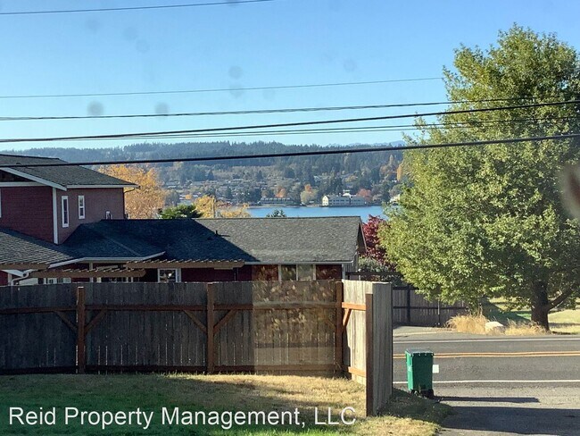 Foto del edificio - 2 br, 1 bath House - 9142 Tracyton Blvd NW