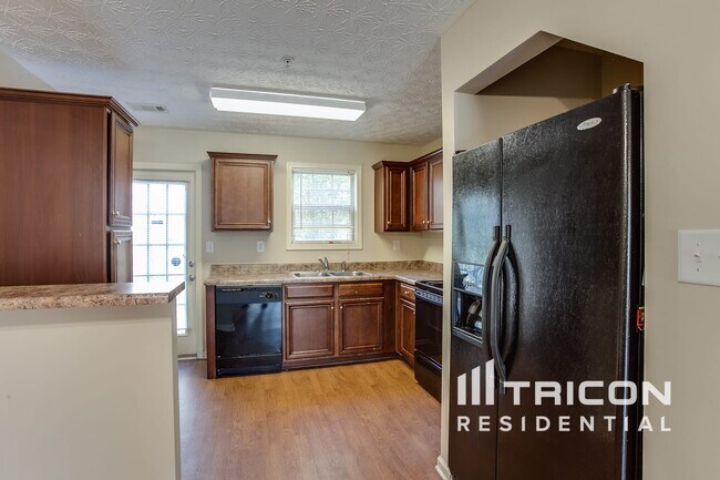 Building Photo - 1043 Wedgewood Ct NE