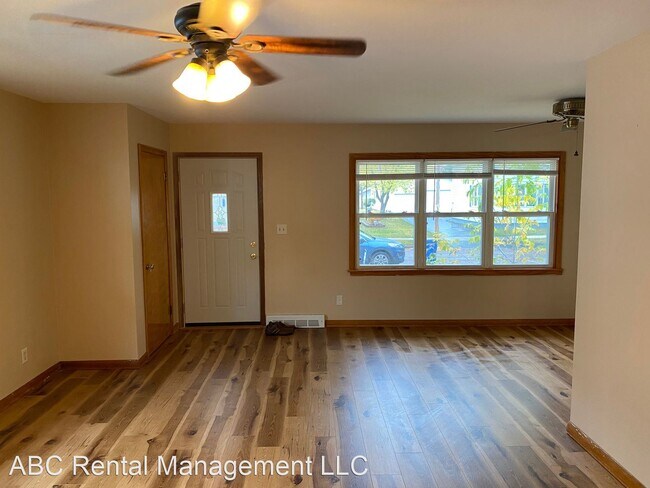 Building Photo - 4 br, 2 bath House - 700 N Genesee St