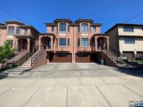 Building Photo - 235A Glen Ave