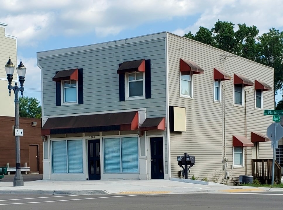 Primary Photo - 2200 E Michigan Ave