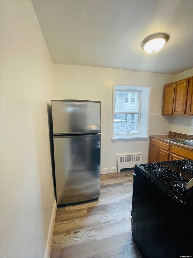 86218112 112th St Unit 6A, Queens, NY 11418 Room for Rent in Queens, NY