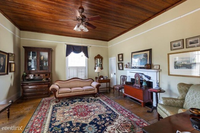 Building Photo - 5 br, 2 bath House - 308 W. Main St