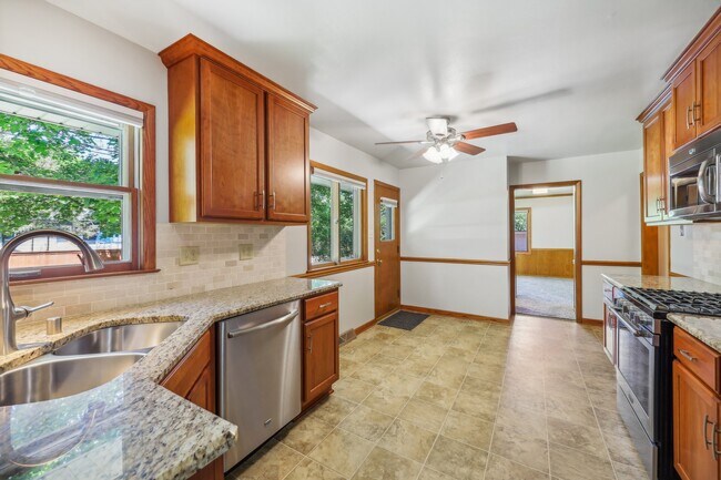Building Photo - 4571 N 108th St