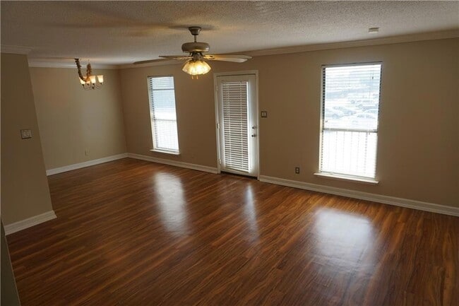 Foto del edificio - 1444 Carrollton Ave