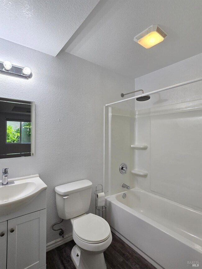 Foto del edificio - 480 Meadowview Dr