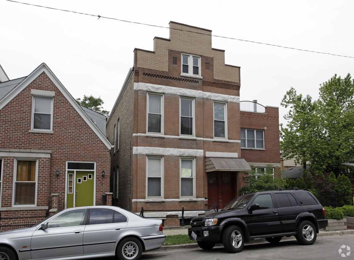 Building Photo - 1644 N Hermitage Ave