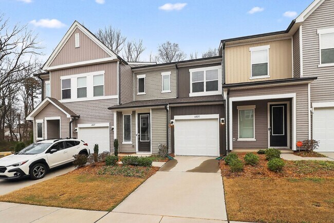 Foto del edificio - Brand NEW Townhome for RENT!