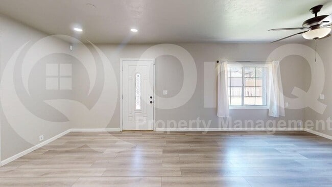 Building Photo - 3725 E Flower St