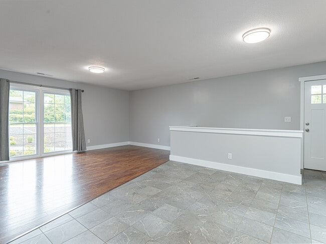 Building Photo - 3 Southwicke Ct