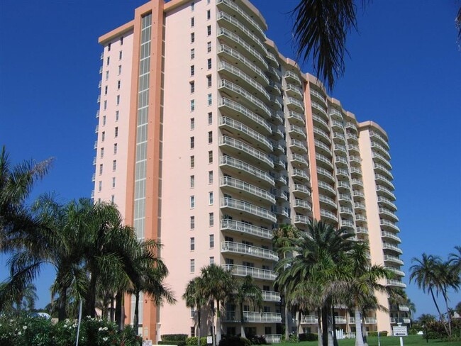 Stunning views, great amenities for 55+ re... - Stunning views, great amenities for 55+ re... House