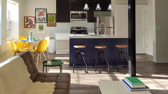 2 habitaciones, 1 baño - 800 pies cuadrados, sala de estar - Elaine Lofts