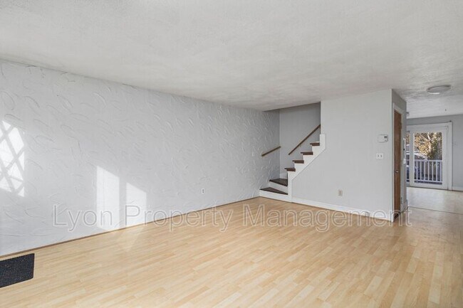Building Photo - 300 Smithfield Rd