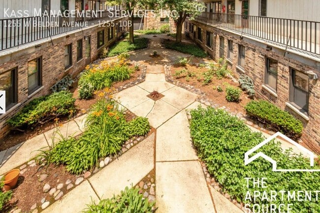 Foto del edificio - 1255 W Belden Ave