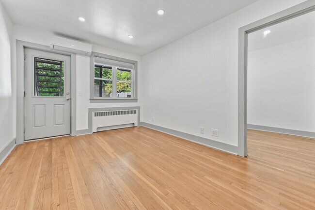 Foto del edificio - 5823 Fieldston Rd