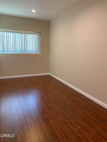 Building Photo - 927 E Verdugo Ave