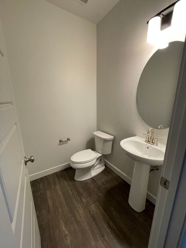 Foto del edificio - Modern home!