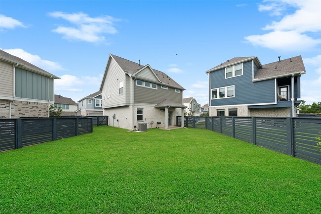 Building Photo - 18814 River Overlook Ct
