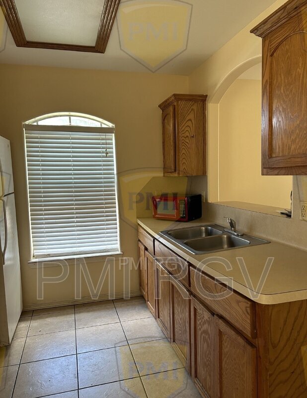 Building Photo - 3114 E Diamondhead Ave