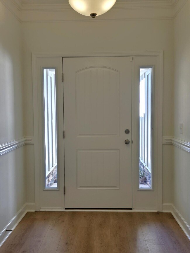 Building Photo - 606 Litcham Run