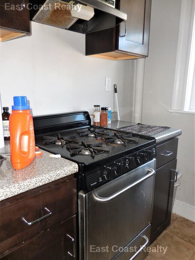 Foto del edificio - 68 Woodstock Ave