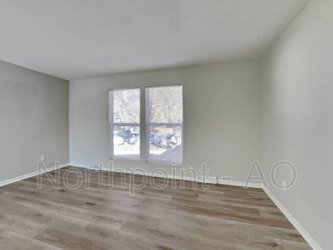 Foto del edificio - 923 NE Westwind Cir