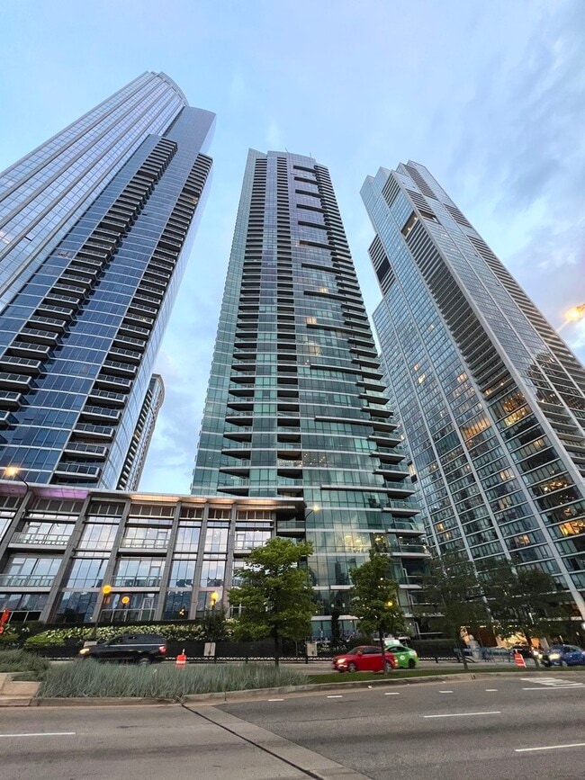 Building Photo - 1201 S Prairie Ave