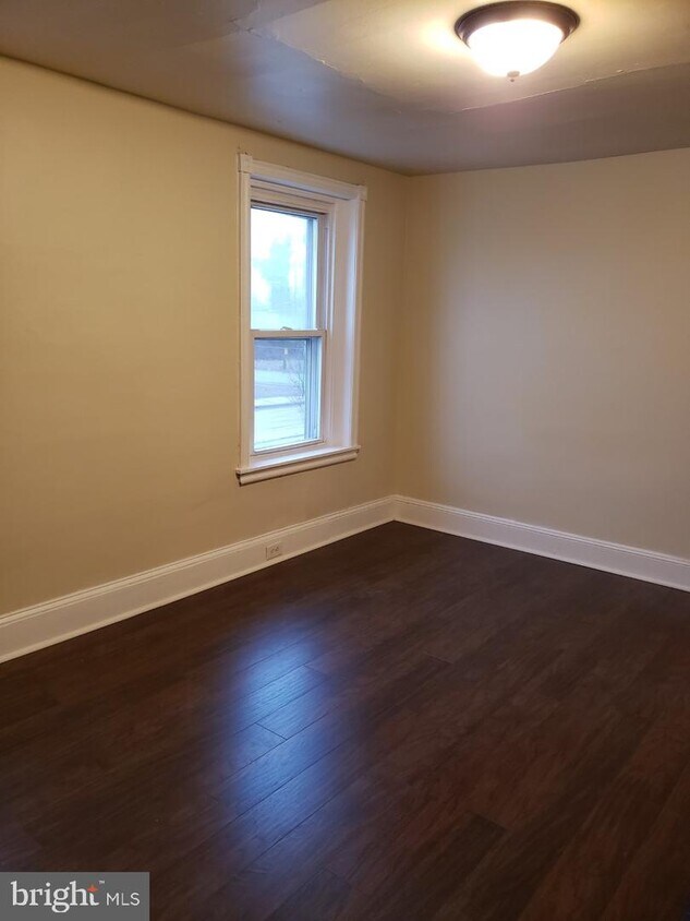 Foto principal - 3026 W 2nd St