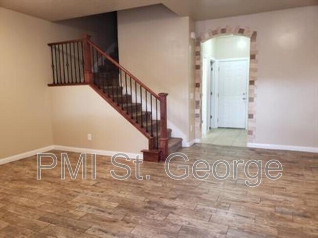 Foto del edificio - 3439 S Barcelona Dr