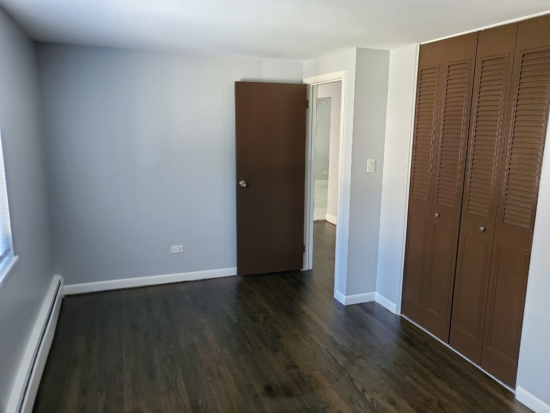Bedroom - 7428 W 111th St