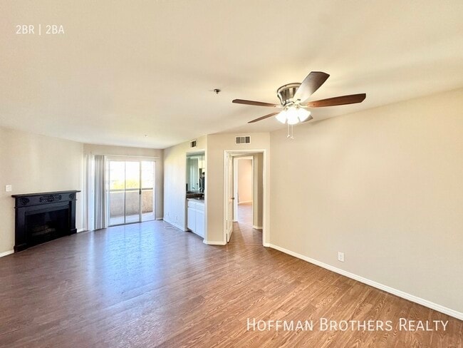 Building Photo - 8726 Burton Way