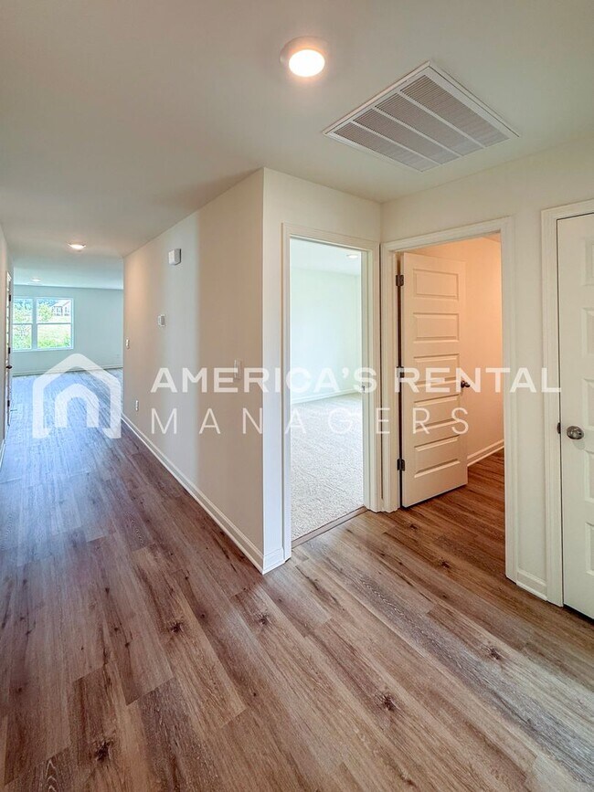 Foto del edificio - Available for Move-In Soon! Available to V...