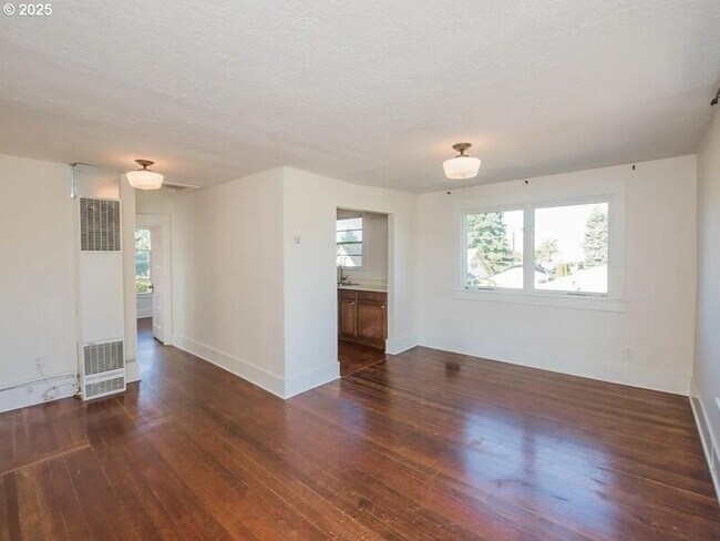 Foto del edificio - 1236 N Emerson St