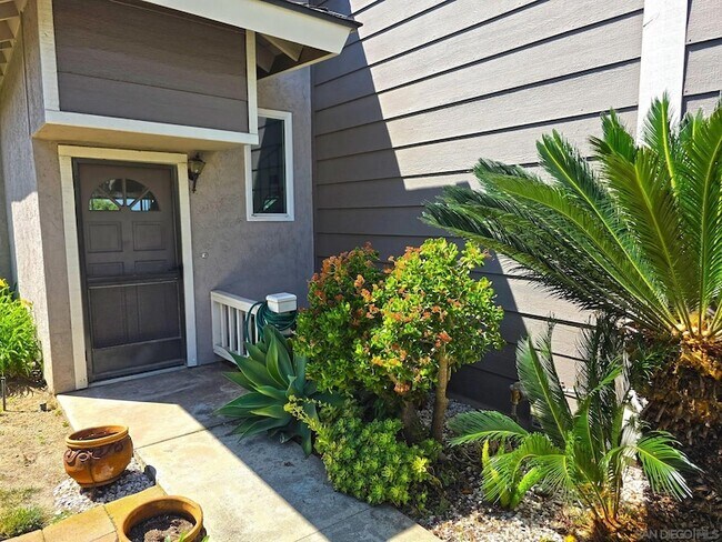 Foto del edificio - 341 Rolling Hills Ln