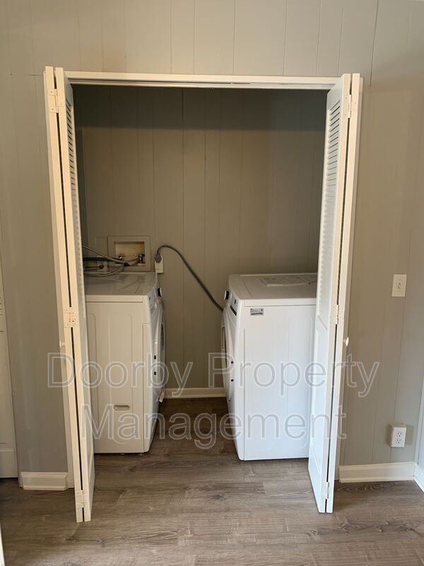 Foto del edificio - 1635 Dogwood Dr