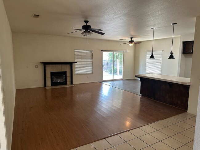 Foto del edificio - 1339 Vine St