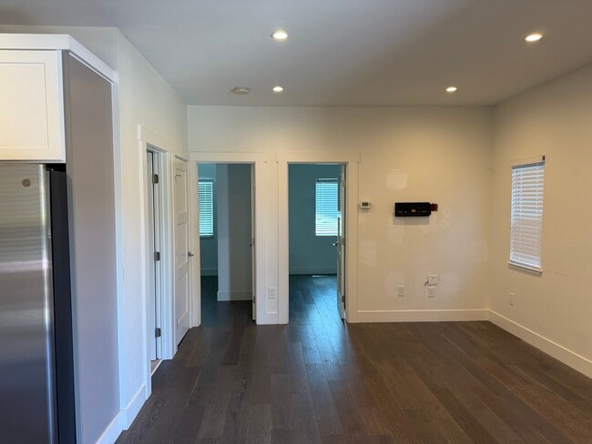Building Photo - 136 Corkwood Ct