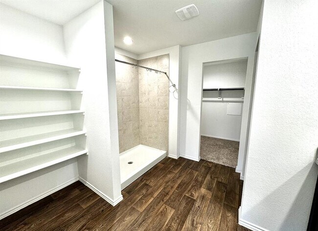 Foto del edificio - 5238 Bay Mdws Ln