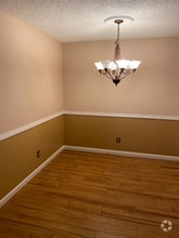 Building Photo - 13715 Richmond Park Dr N
