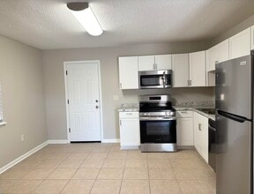 Building Photo - 316 Lewis St