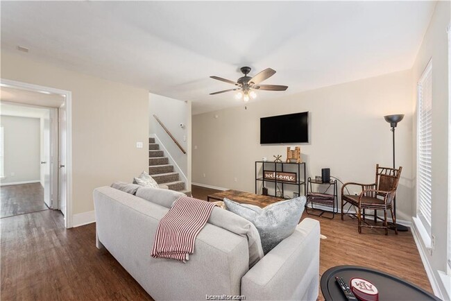 Building Photo - 1207 Oney Hervey Dr