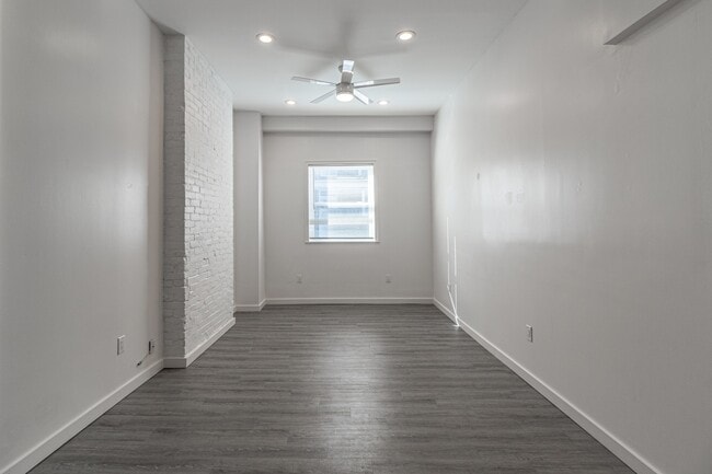 Photo - 916 Highview St House