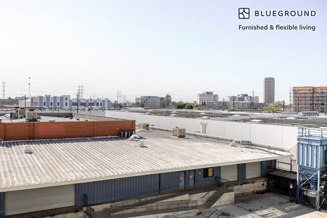 Building Photo - 200 Mesnager St